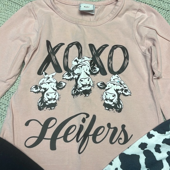 Toddler cow print outfit bundle size SX - Picture 3 of 9